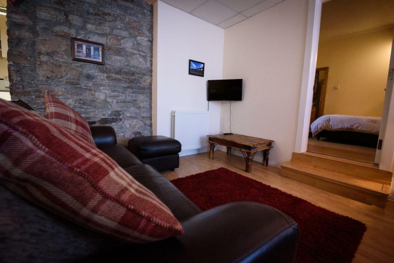 The Old Chemist Apartment Cullen Bagian luar foto