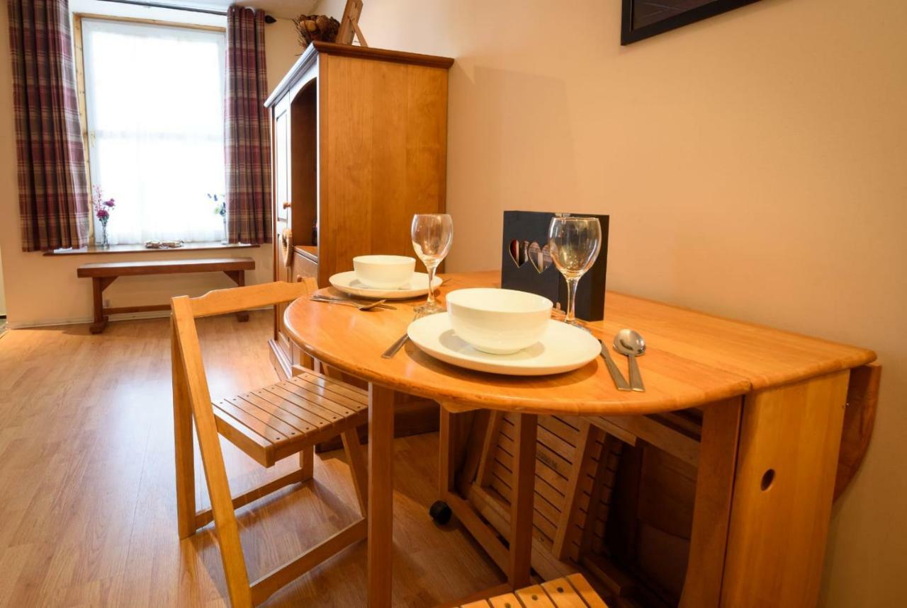 The Old Chemist Apartment Cullen Bagian luar foto